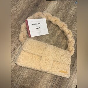 I sell my Jacquemus Bag Le Bambidou, I wear it twice, I also have the dust bag.